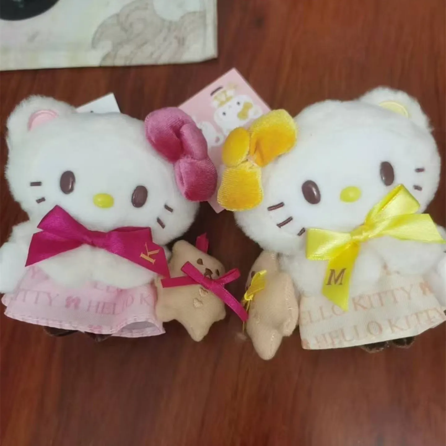 Плюшевая памятная сумка Hello Kitty на день рождения, ограниченная серия KT, голова плюшевого мишки, милая плюшевая подвеска, сумка, аксессуар, подарок для фанатов
Плюшевая памятная сумка Hello Kitty на день рождения, ограниченная серия KT, голова плюшевого мишки, милая плюшевая подвеска, сумка, аксессуар, подарок для фанатов