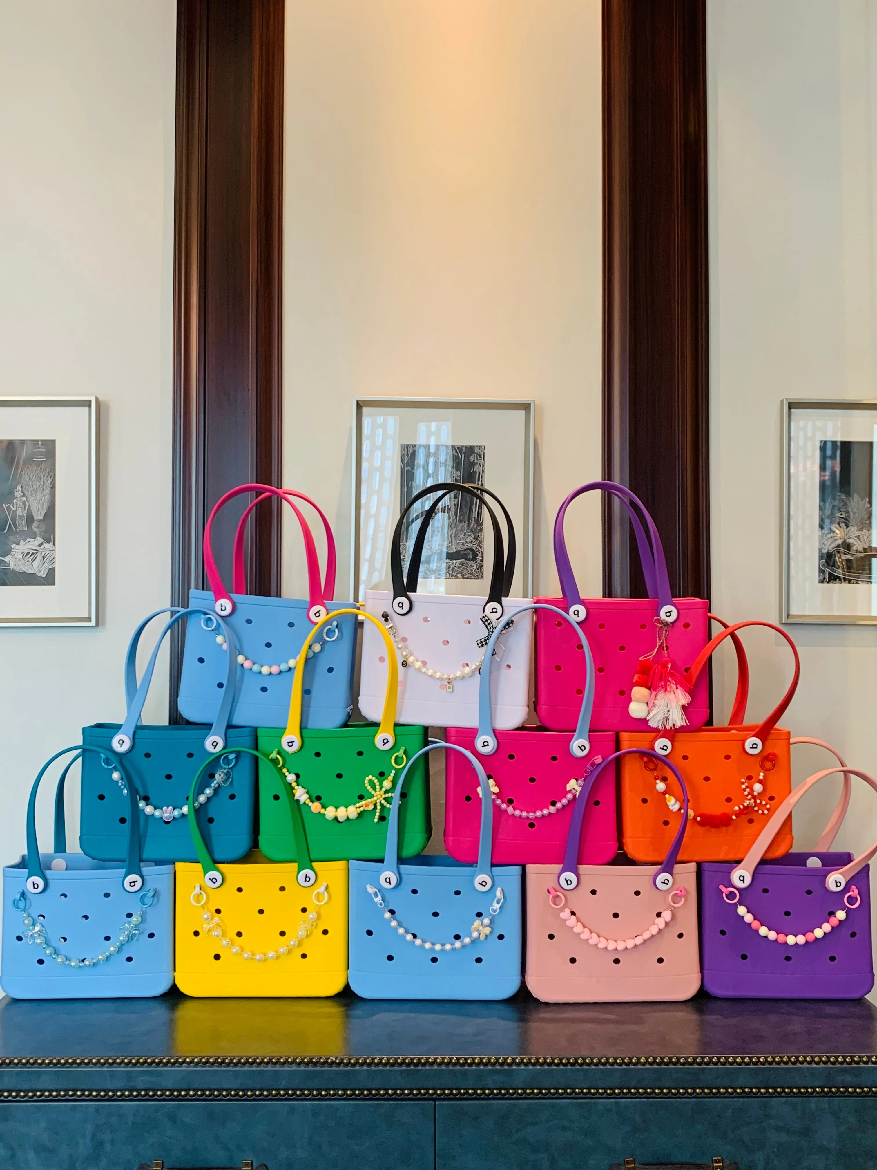 Tote bag Waterproof shopping bag Beach bag bog bag Rubber bag Large capacity packageBeach Bogg Bag Beach bags are available for
Tote bag Waterproof shopping bag Beach bag bog bag Rubber bag Large capacity packageBeach Bogg Bag Beach bags are available for