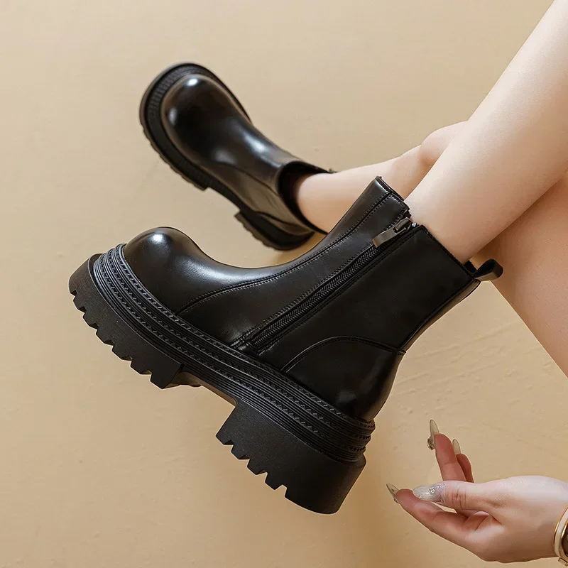 Stretch Ankle Fit Boots Women Minimalist Short Boots Round Toe Flat Solid Color Daily Walking Versatile Boots
Stretch Ankle Fit Boots Women Minimalist Short Boots Round Toe Flat Solid Color Daily Walking Versatile Boots