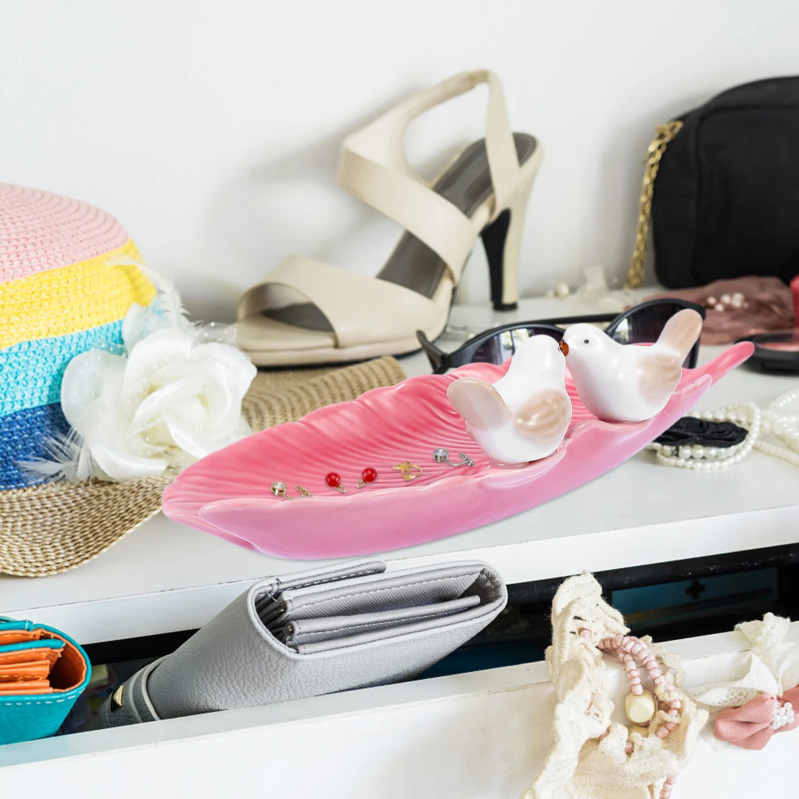 1Pcs Cute Ceramic Bird Design Jewelry Storage Tray Ideal for Rings Earrings Necklaces Desktop Decorative Organizer Pink Gift
1Pcs Cute Ceramic Bird Design Jewelry Storage Tray Ideal for Rings Earrings Necklaces Desktop Decorative Organizer Pink Gift