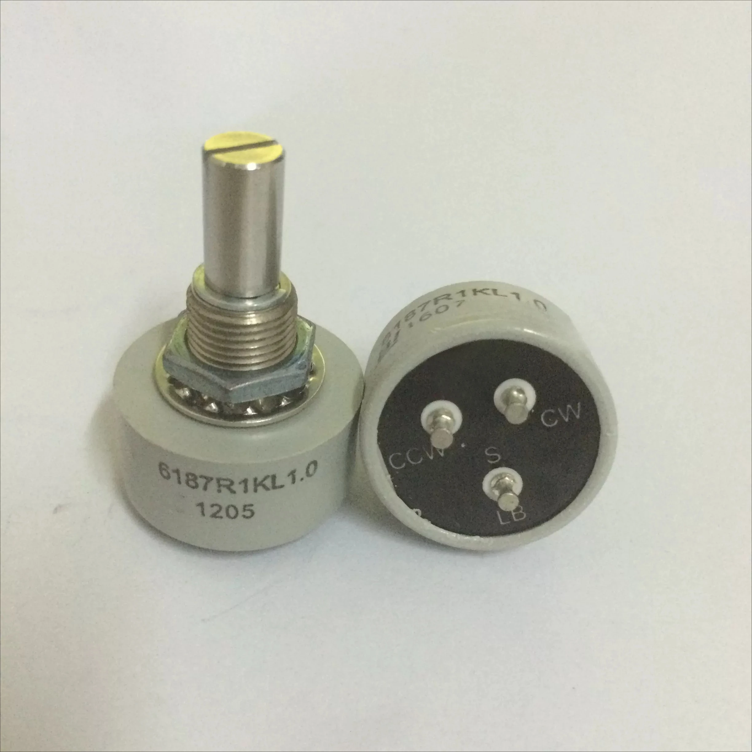 6187R 10K BI 360-degree unlimited potentiometer (original)
6187R 10K BI 360-degree unlimited potentiometer (original)