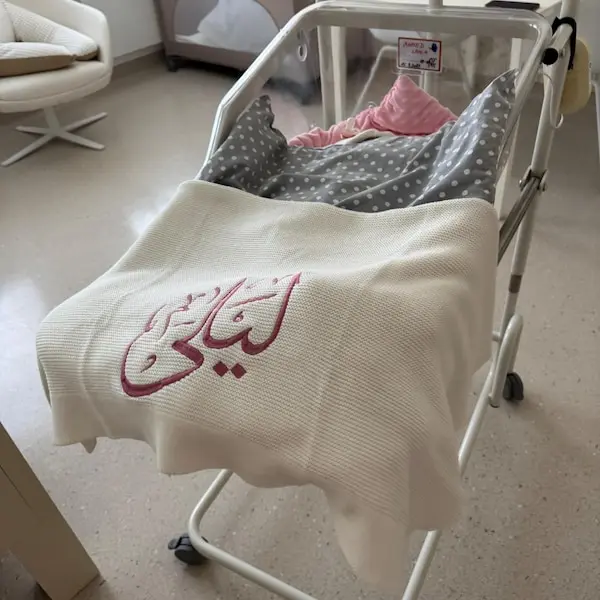 Personalized Embroidered Chunky Knit Baby Blanket 80X100cm Handmade Nursery Blankets Newborn Baby Gifts for Birthday
Personalized Embroidered Chunky Knit Baby Blanket 80X100cm Handmade Nursery Blankets Newborn Baby Gifts for Birthday