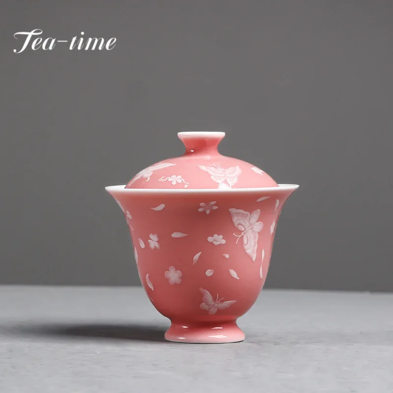 120ml Boutique Pink Colored Glaze Ceramic Tea Tureen White Butterfly Cover Bowl with Lid Chinses Tea Making Gaiwan Kung Fu Tool
120ml Boutique Pink Colored Glaze Ceramic Tea Tureen White Butterfly Cover Bowl with Lid Chinses Tea Making Gaiwan Kung Fu Tool