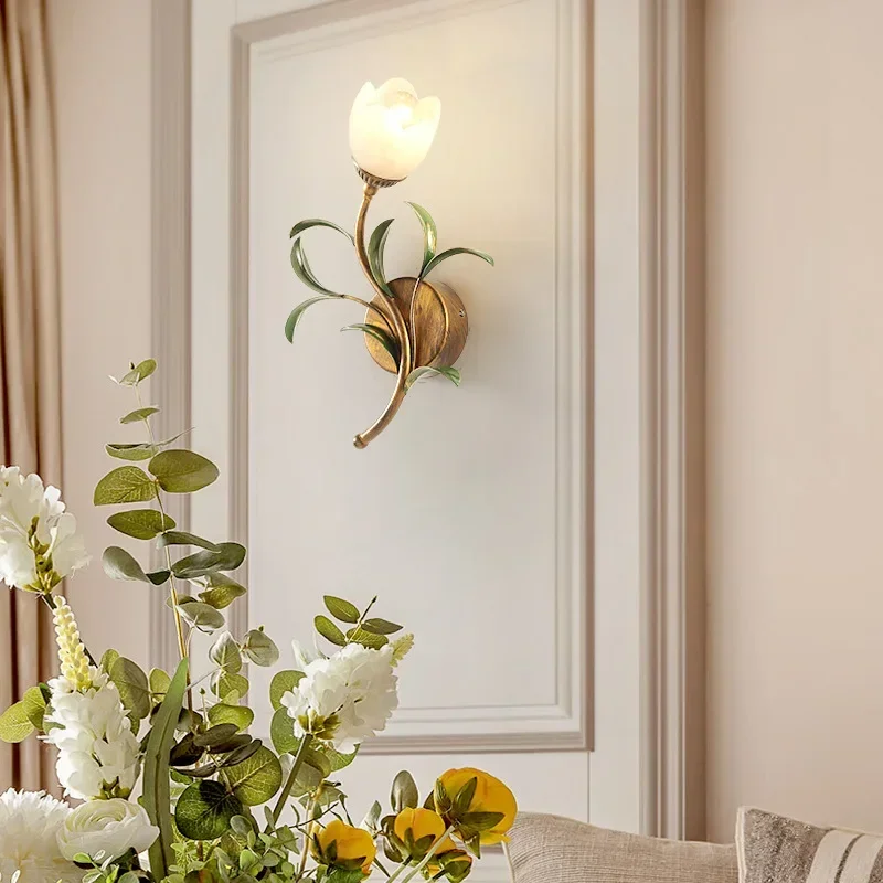 French Creative Clear Flower Wall Light Leaf Bedside Lamp Living Room Homestay Europe Pastoral Home Decor Lighting
French Creative Clear Flower Wall Light Leaf Bedside Lamp Living Room Homestay Europe Pastoral Home Decor Lighting