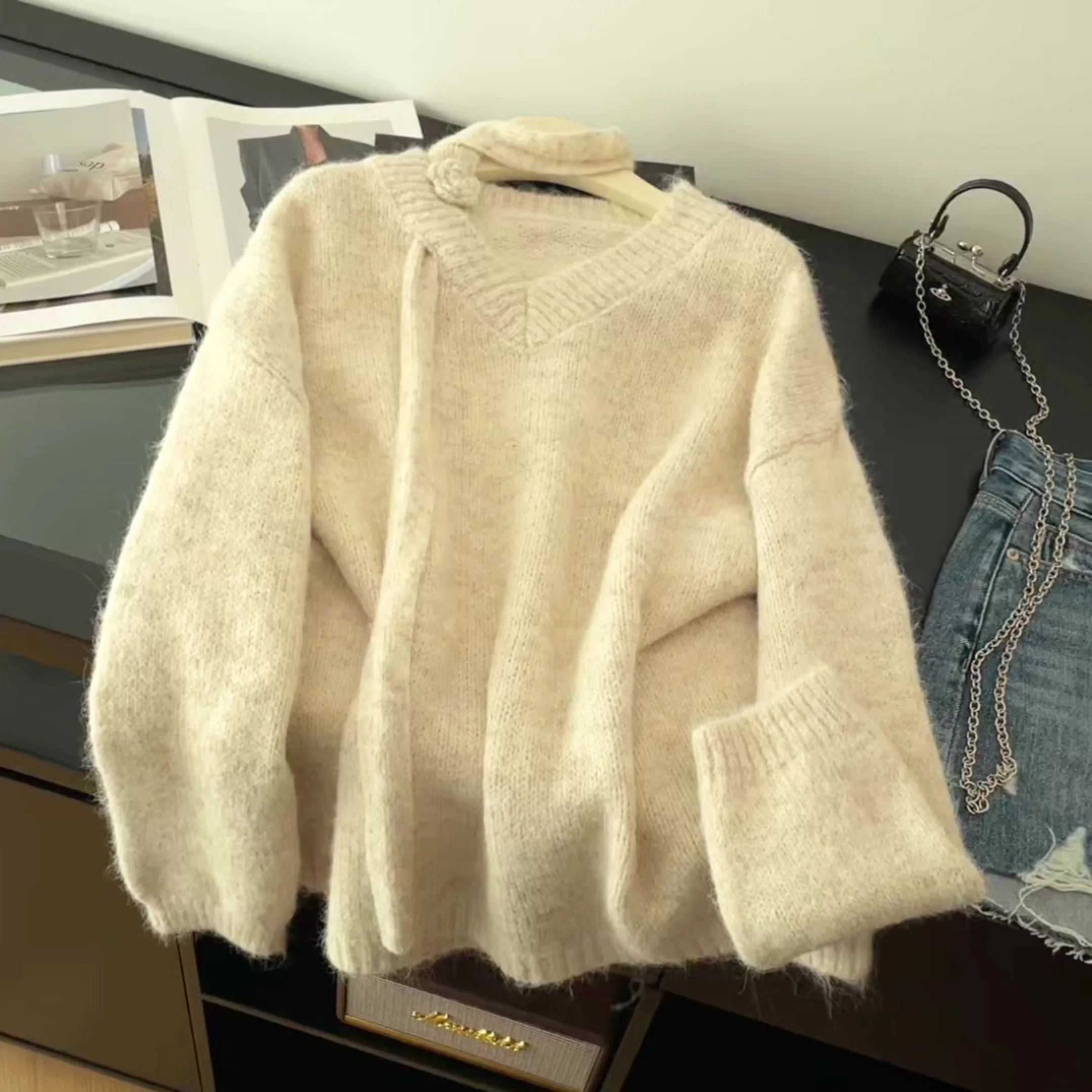 Women Apricot V-Neck Pullover Knit Sweater 2000s Vintage Korean Style Long Sleeves Cozy Cashmere Sweater For Women Clothes 2025
Women Apricot V-Neck Pullover Knit Sweater 2000s Vintage Korean Style Long Sleeves Cozy Cashmere Sweater For Women Clothes 2025