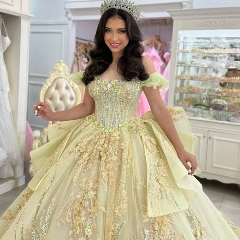 Customized Shiny Light yellow Quinceanera Dresses Off the Shoulder Tull sequin applique ruffle Bow Vestido De 15 Quinceanera
Customized Shiny Light yellow Quinceanera Dresses Off the Shoulder Tull sequin applique ruffle Bow Vestido De 15 Quinceanera