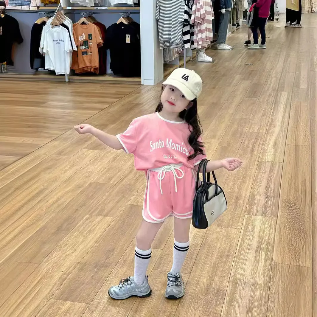Girls Two-piece Set 2024 Summer New Childrens Clothing Korean Style Match Color Short-sleeved Shorts Two-piece Casual Simple
Girls Two-piece Set 2024 Summer New Childrens Clothing Korean Style Match Color Short-sleeved Shorts Two-piece Casual Simple