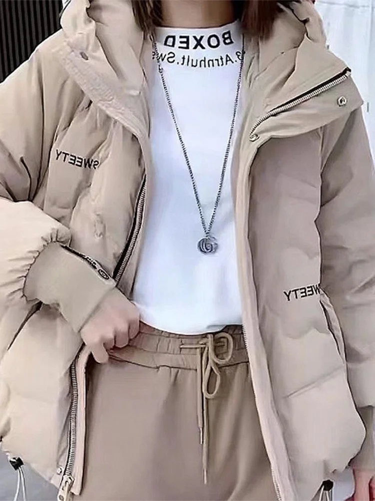 Модная женская утепленная хлопковая куртка свободного кроя с вышивкой и капюшоном, с эффектом омоложения, на хлопковой подкладке
Модная женская утепленная хлопковая куртка свободного кроя с вышивкой и капюшоном, с эффектом омоложения, на хлопковой подкладке