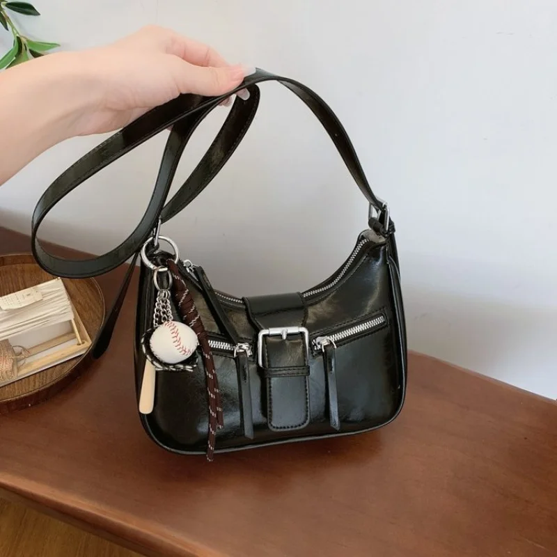Trendy Minimalist Tote Bag For Women With Crossbody Handbag Vintage Design Large Capacity And Elegant Solid Color
Trendy Minimalist Tote Bag For Women With Crossbody Handbag Vintage Design Large Capacity And Elegant Solid Color