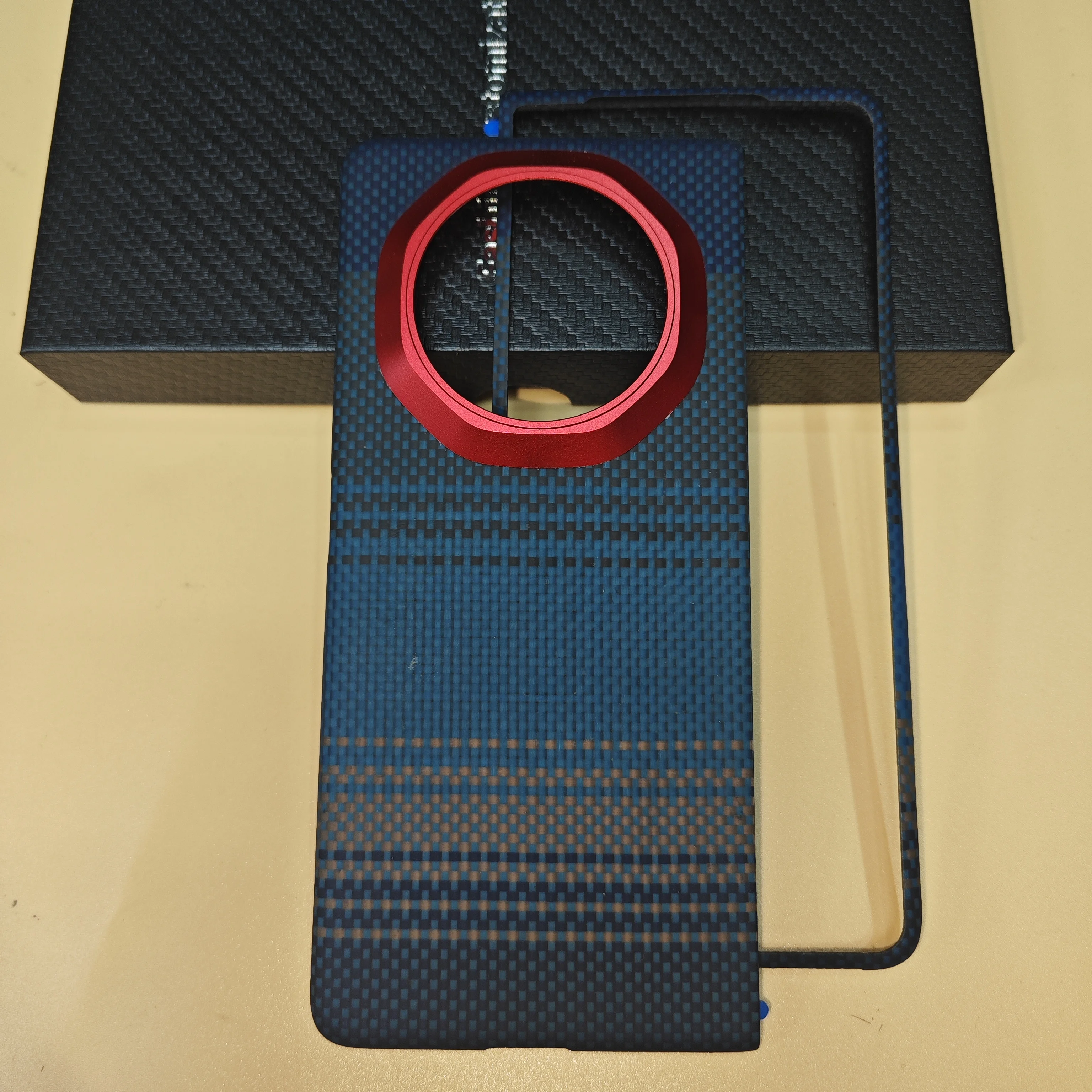 Kevlar aramid fiber carbon fiber phone case - ultra thin and strong For Honor Magic V3 protective case shockproof
Kevlar aramid fiber carbon fiber phone case - ultra thin and strong For Honor Magic V3 protective case shockproof
