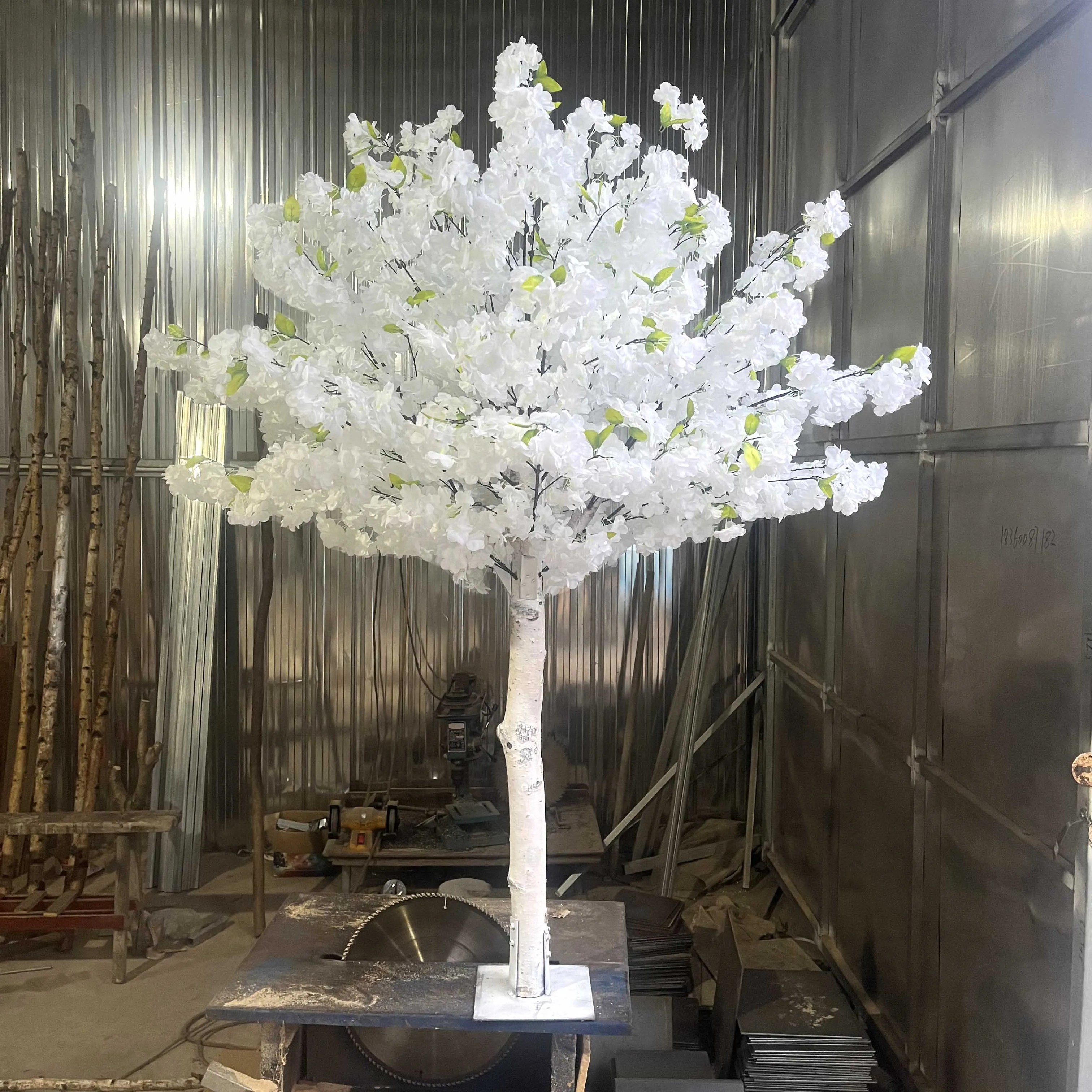 Artificial Cherry Blossom Tree Outdoor Wedding Decoration Hotel Decoration Can Be Customized White Artificial Cherry Tree
Artificial Cherry Blossom Tree Outdoor Wedding Decoration Hotel Decoration Can Be Customized White Artificial Cherry Tree