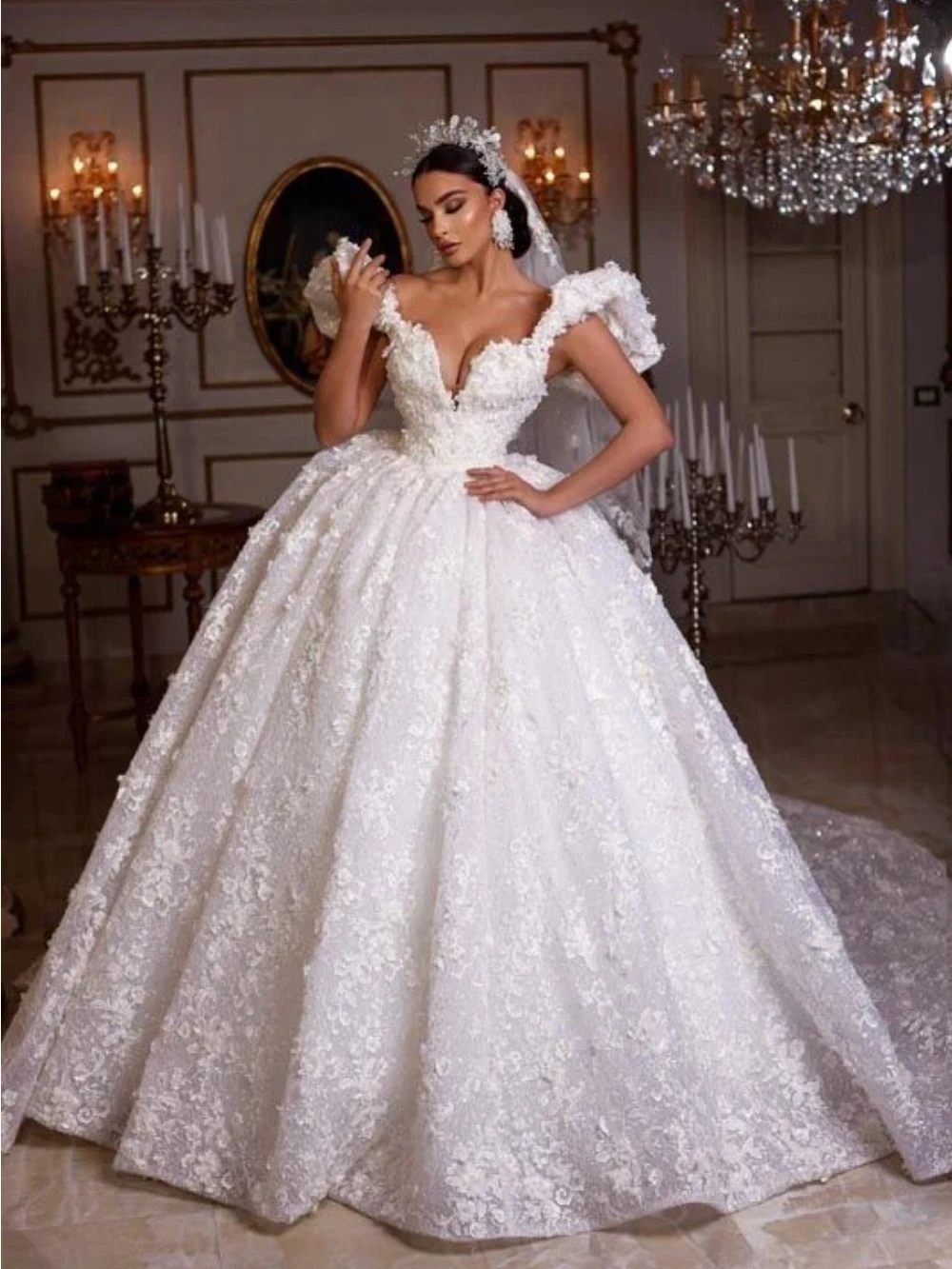 Luxurious White Lace Applique Bead Decoration Women's Wedding Dress Sexy V-Neck Waistband Formal Church Bride Dress Customized
Luxurious White Lace Applique Bead Decoration Women's Wedding Dress Sexy V-Neck Waistband Formal Church Bride Dress Customized