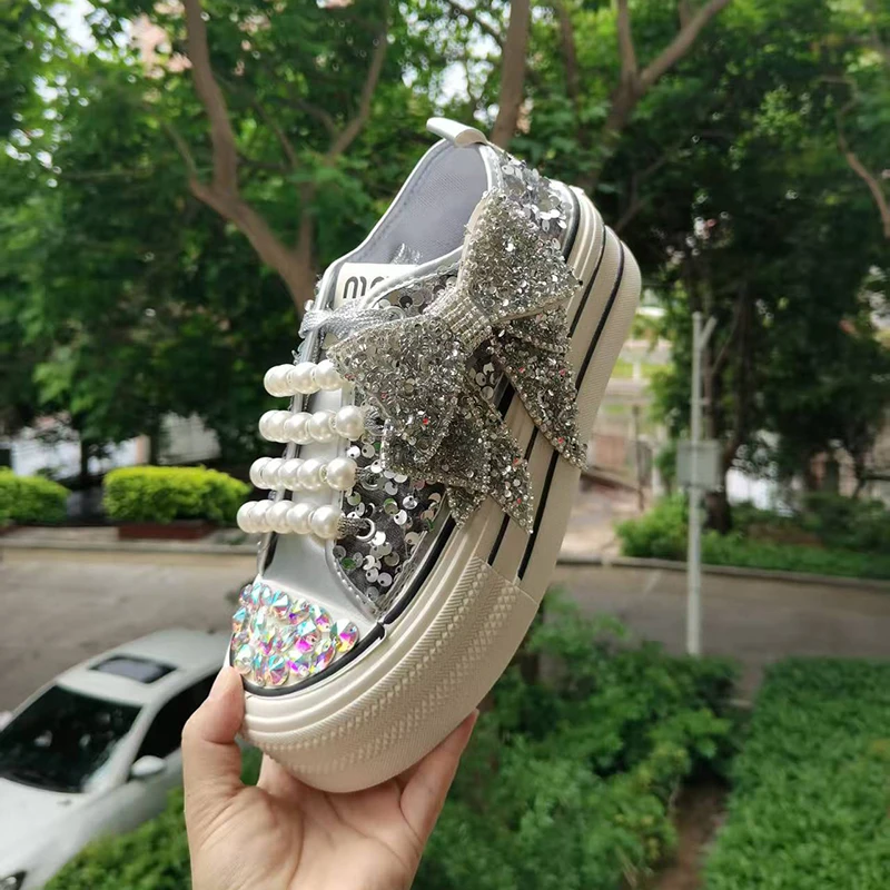 Women's Sequin Bow Pearl Decor Platform Canvas Sneakers Lace Up Height Increasing Shiny Casual Party Footwear Drop Shipping Gift
Women's Sequin Bow Pearl Decor Platform Canvas Sneakers Lace Up Height Increasing Shiny Casual Party Footwear Drop Shipping Gift