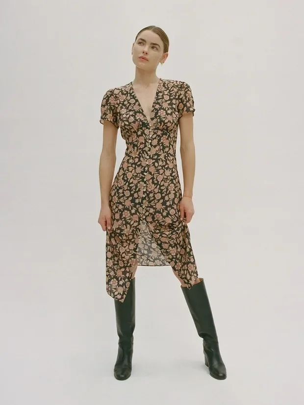 Minor Retro French Floral Fragments Buttoned Design Deep V Neck Sand-washed Silk Wrap Dress for Womem Tea Break Dress
Minor Retro French Floral Fragments Buttoned Design Deep V Neck Sand-washed Silk Wrap Dress for Womem Tea Break Dress