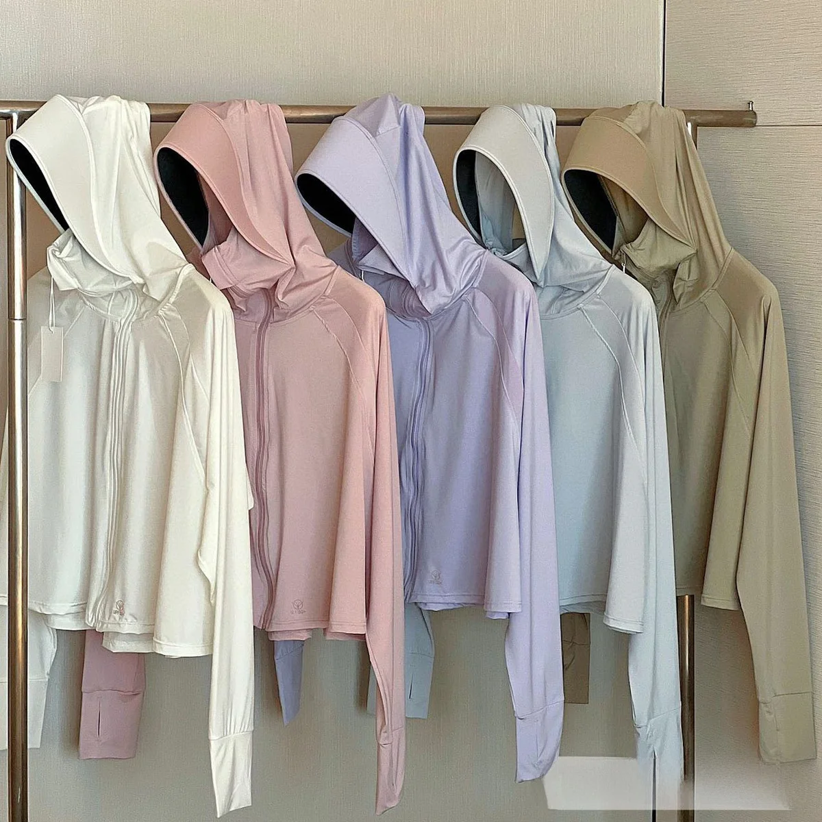 Women's Summer 2023 New Sle Long Sve UV Protection Light Weight Cloak pe Faionable Outerwear Anti Ultraviolet Coat
Women's Summer 2023 New Sle Long Sve UV Protection Light Weight Cloak pe Faionable Outerwear Anti Ultraviolet Coat