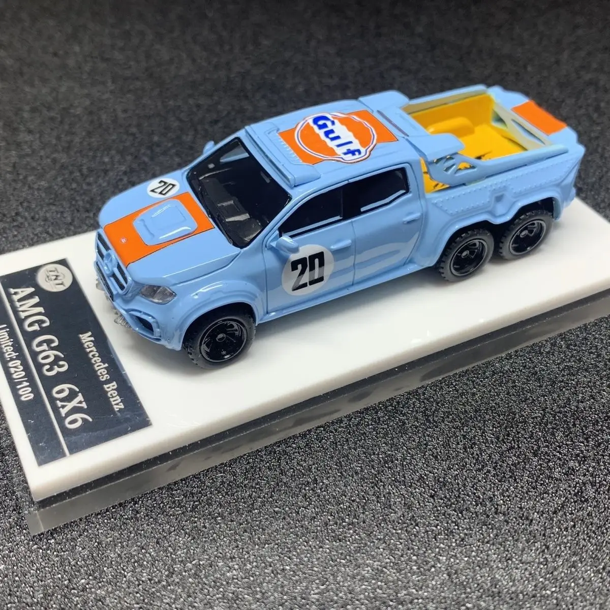 TNT масштаб 1/64 Benz AMG 6X6 пикап Gulf масло смола модель автомобиля Коллекционная игрушка в подарок сувенир дисплей орнамент
TNT масштаб 1/64 Benz AMG 6X6 пикап Gulf масло смола модель автомобиля Коллекционная игрушка в подарок сувенир дисплей орнамент