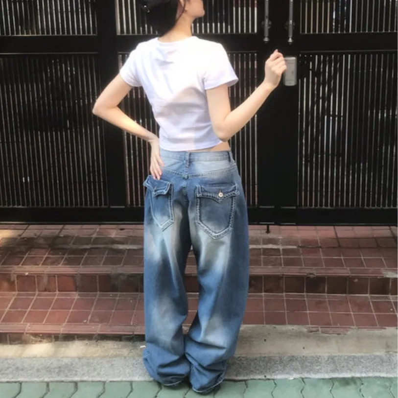 Retro Washed Distressed Straight Leg Loose Fit Casual Jeans High Waist Denim Pants for Women Summer Season
Retro Washed Distressed Straight Leg Loose Fit Casual Jeans High Waist Denim Pants for Women Summer Season