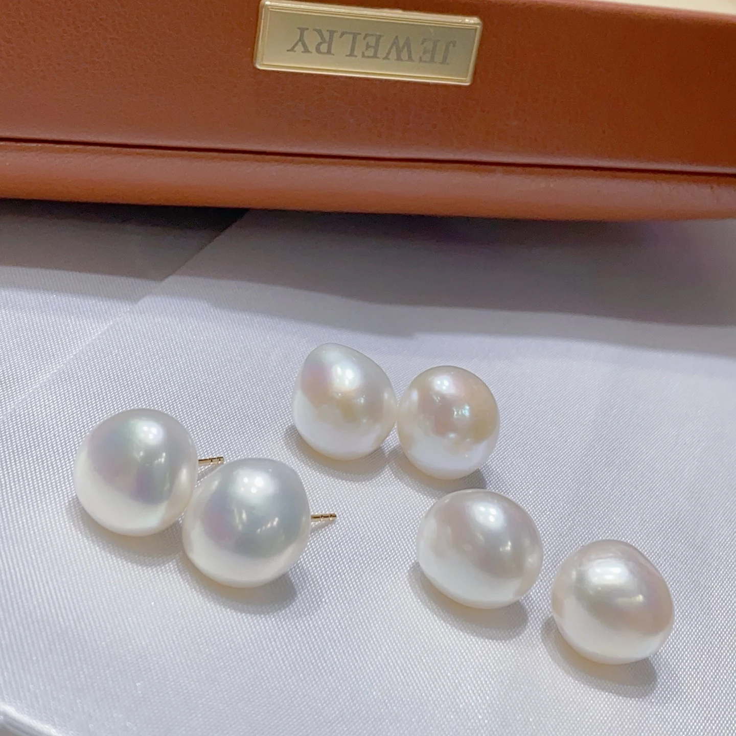 SGARIT Women‘s’ Jewelry 14k Filled Gold Pearl Earrings Natural Irregular-Shaped Freshwater 11-12mm Earrings Girls Gifts
SGARIT Women‘s’ Jewelry 14k Filled Gold Pearl Earrings Natural Irregular-Shaped Freshwater 11-12mm Earrings Girls Gifts