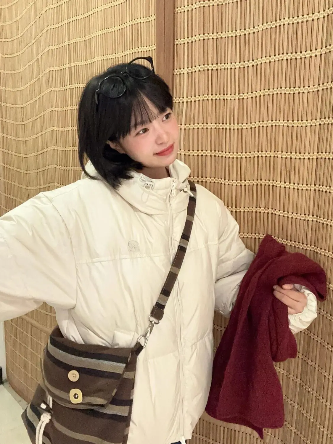 Утепленная парка Y2K женская с высоким воротником-стойкой, защита шеи от холода, уютная и комфортная, зимняя, нейтральная
Утепленная парка Y2K женская с высоким воротником-стойкой, защита шеи от холода, уютная и комфортная, зимняя, нейтральная