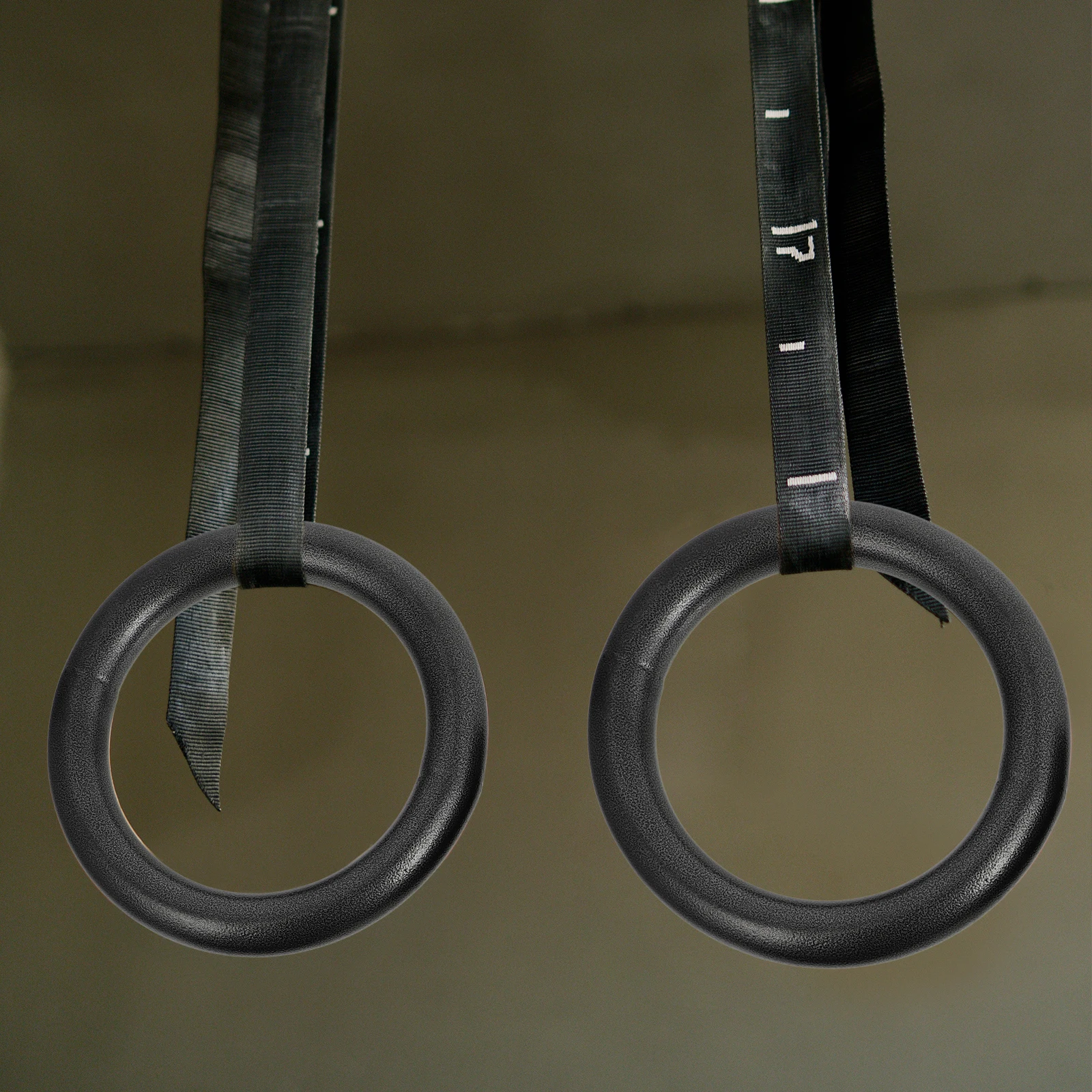 2 pcs Gymnastic Fitness Ring With Nylon Cord Fitness Equipment Nylon Rope Durable Steel Home Indoor Portable Wear-resistant
2 pcs Gymnastic Fitness Ring With Nylon Cord Fitness Equipment Nylon Rope Durable Steel Home Indoor Portable Wear-resistant