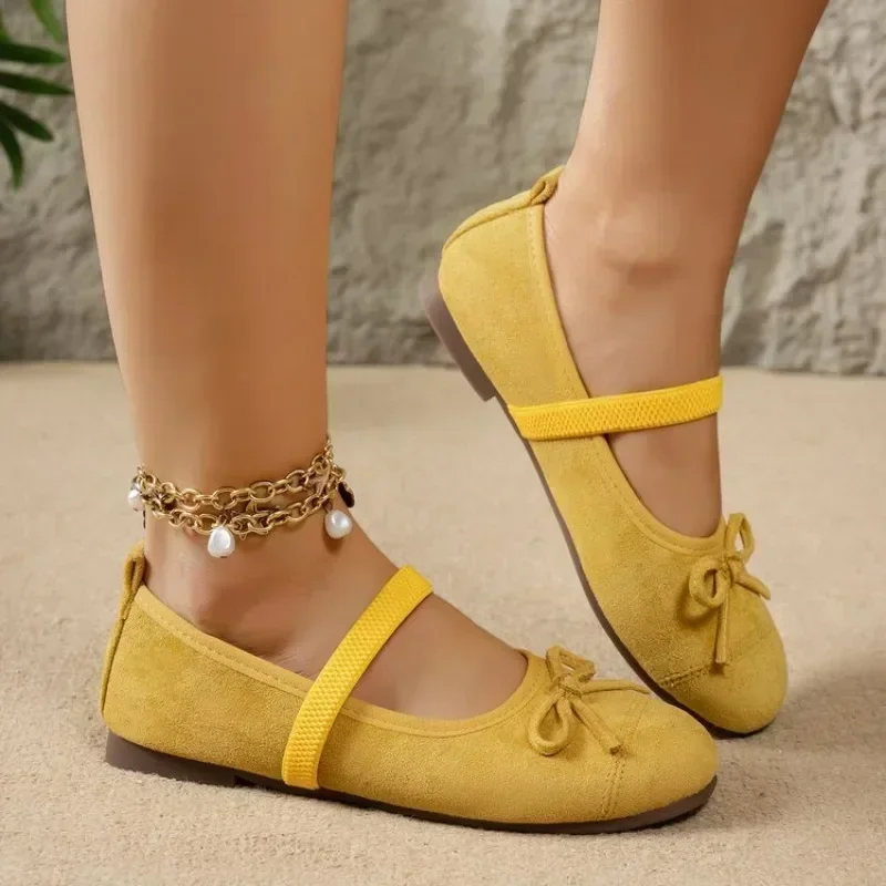 Summer new ballet flats with suede uppers and bow details Classic and casual breathable style One-strap design for ladies' shoes
Summer new ballet flats with suede uppers and bow details Classic and casual breathable style One-strap design for ladies' shoes