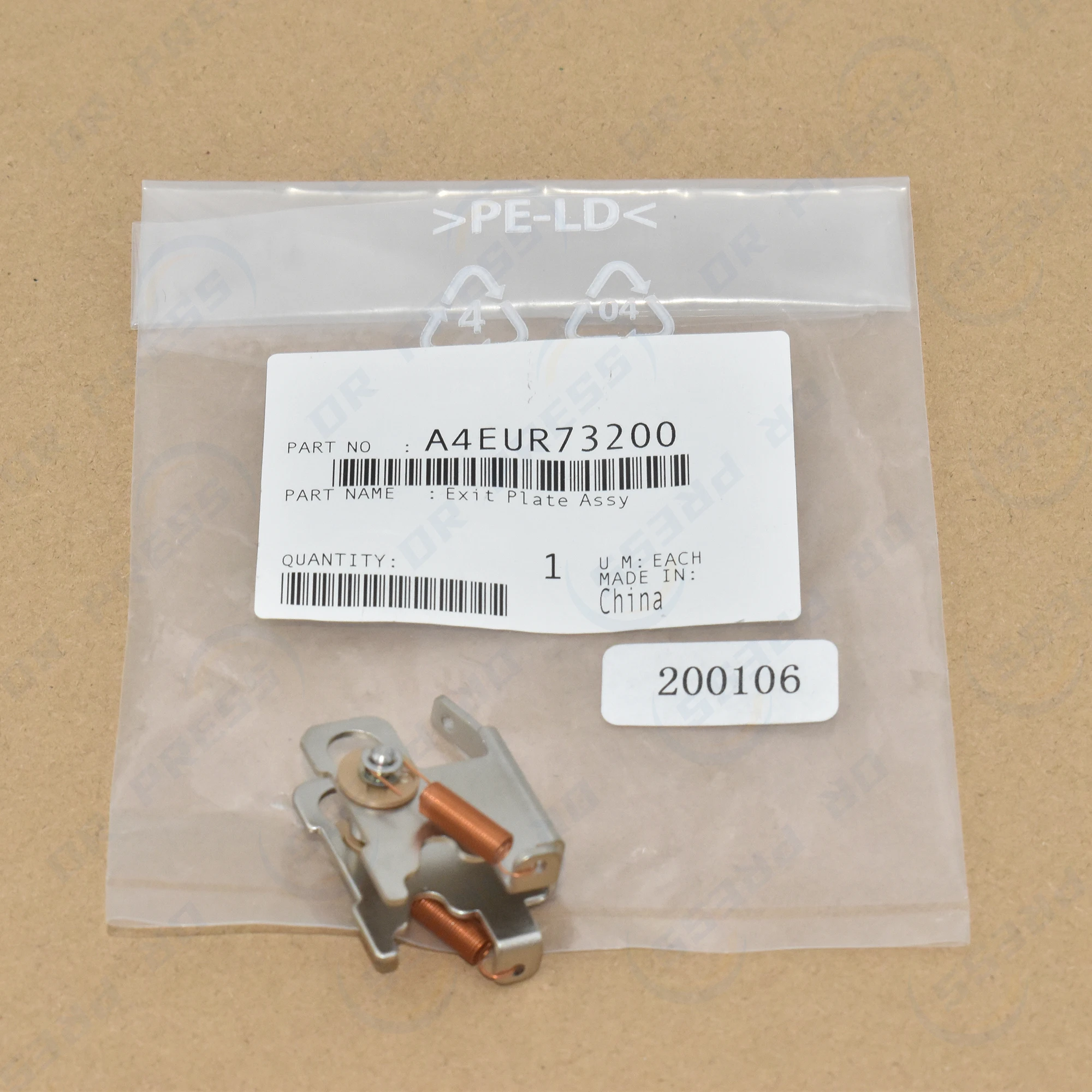 A4EUR 73200 Выходная пластина в сборе для Konica Minolta 951 1250 1052 1100 1200 6136
A4EUR 73200 Выходная пластина в сборе для Konica Minolta 951 1250 1052 1100 1200 6136
