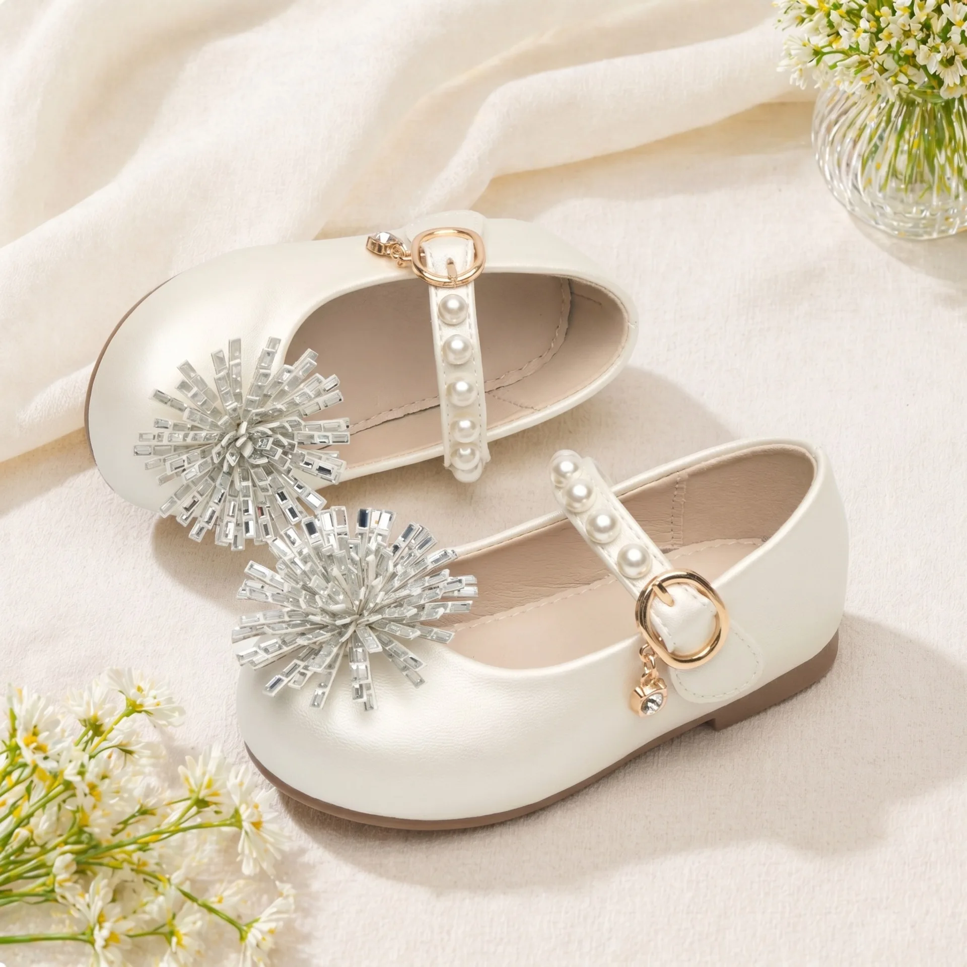 Kids'Casual Shoes Girls PU Leather Fashion Pearl Flat Bottom Breathable Anti-slip Soft Bottom White Black Golden Size 18-31
Kids'Casual Shoes Girls PU Leather Fashion Pearl Flat Bottom Breathable Anti-slip Soft Bottom White Black Golden Size 18-31