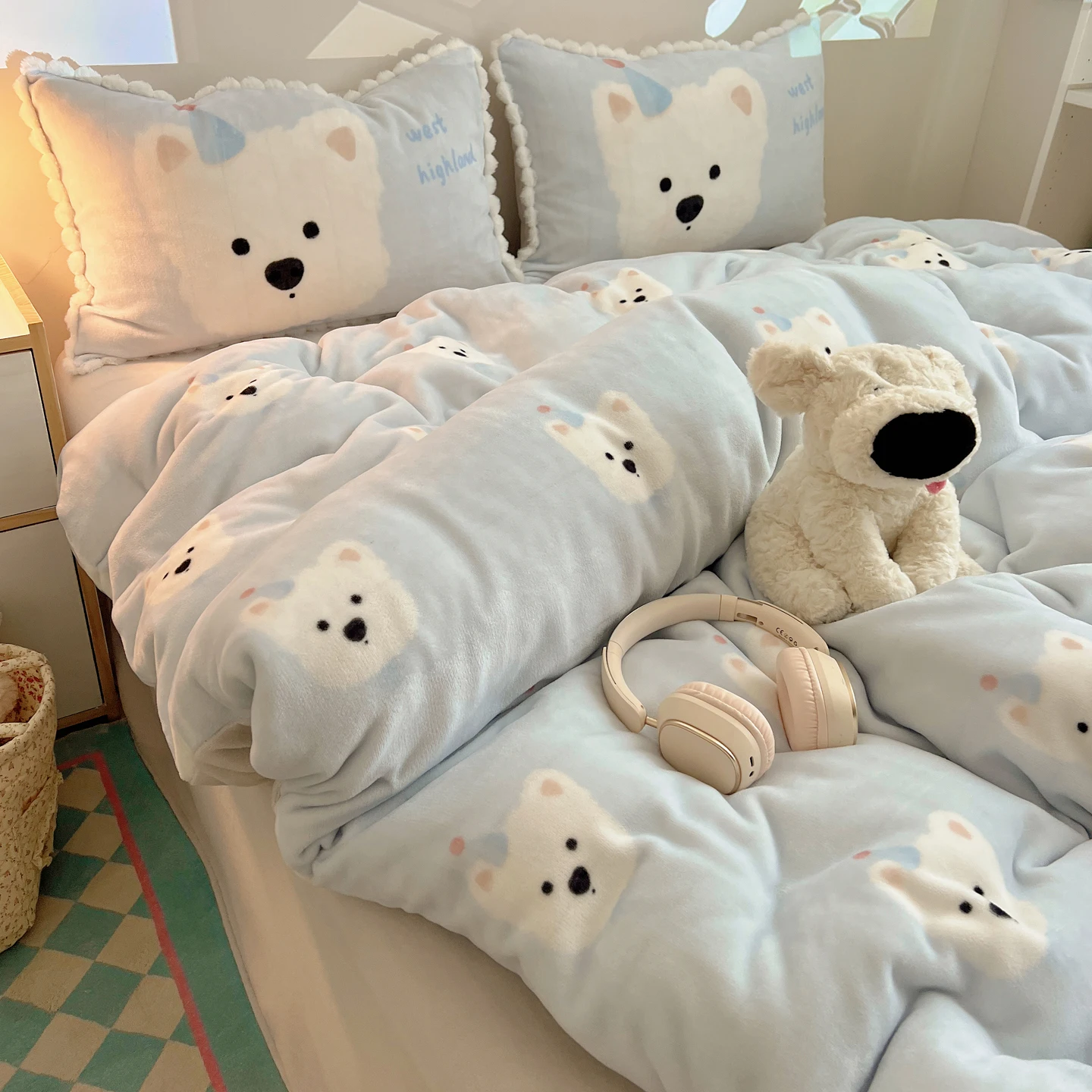 Warm Coral Fce Bedding Set with Adorable West Highland Terrier Design Includes Milk Velvet Duvet Cover eet And Pillowcases
Warm Coral Fce Bedding Set with Adorable West Highland Terrier Design Includes Milk Velvet Duvet Cover eet And Pillowcases