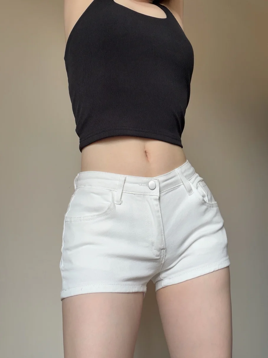 Sexy Low Waist Denim Shorts with Butt Lifting Pad Slimming Washed High Elasticity Spring Summer Ladies Tight Fit Zipper Closure
Sexy Low Waist Denim Shorts with Butt Lifting Pad Slimming Washed High Elasticity Spring Summer Ladies Tight Fit Zipper Closure