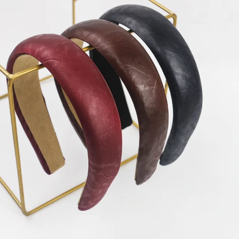 Retro Matte Leather Hair Hoop Headband Thick Sponge High Skull Hairbands Versatile Face Wash and Makeup Hair Accessories
Retro Matte Leather Hair Hoop Headband Thick Sponge High Skull Hairbands Versatile Face Wash and Makeup Hair Accessories