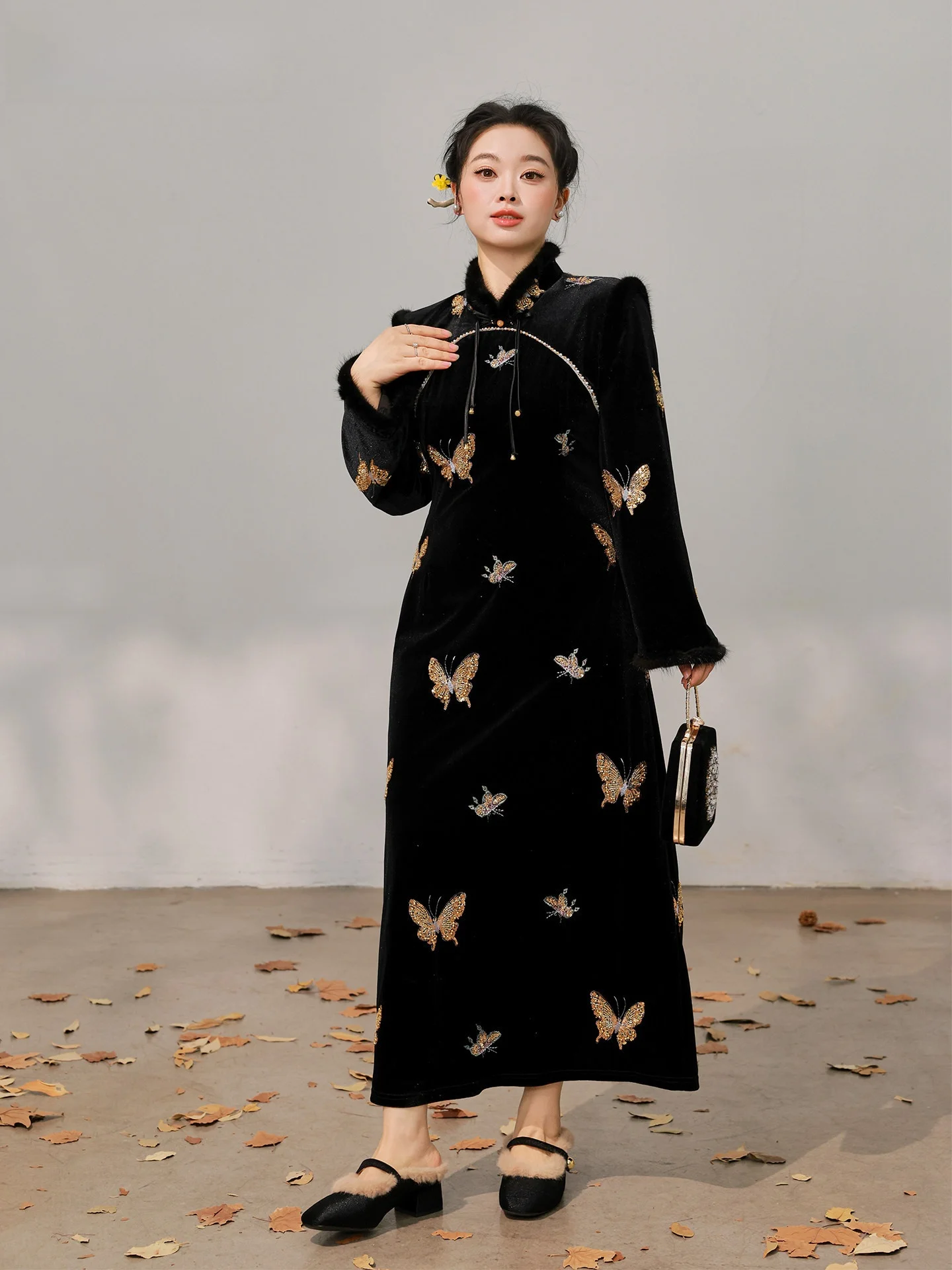 plus Size Velvet Embroidered Dress New Chinese Style Long Sleeve Women's plus Size Winter Fashion Dress
plus Size Velvet Embroidered Dress New Chinese Style Long Sleeve Women's plus Size Winter Fashion Dress