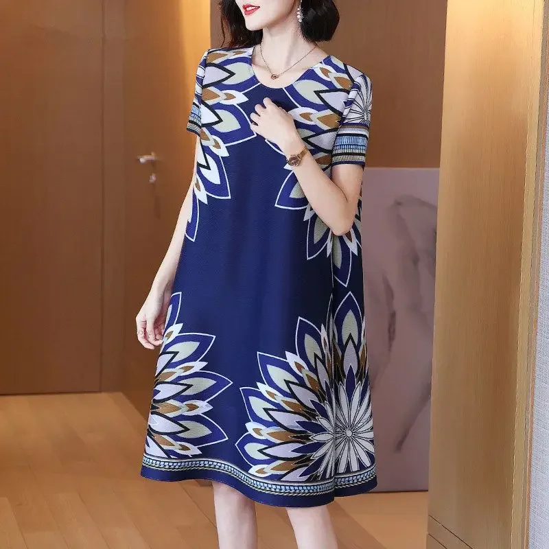 Women's Summer 2023 New Retro Print Large Women's Evening feather dress chinese style clothes Loose Fit
Women's Summer 2023 New Retro Print Large Women's Evening feather dress chinese style clothes Loose Fit