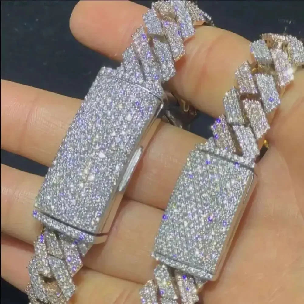 Men's Moissanite Hip Hop Cuban Link Bracelet Iced Out Diamond Chain Stainless Steel
Men's Moissanite Hip Hop Cuban Link Bracelet Iced Out Diamond Chain Stainless Steel