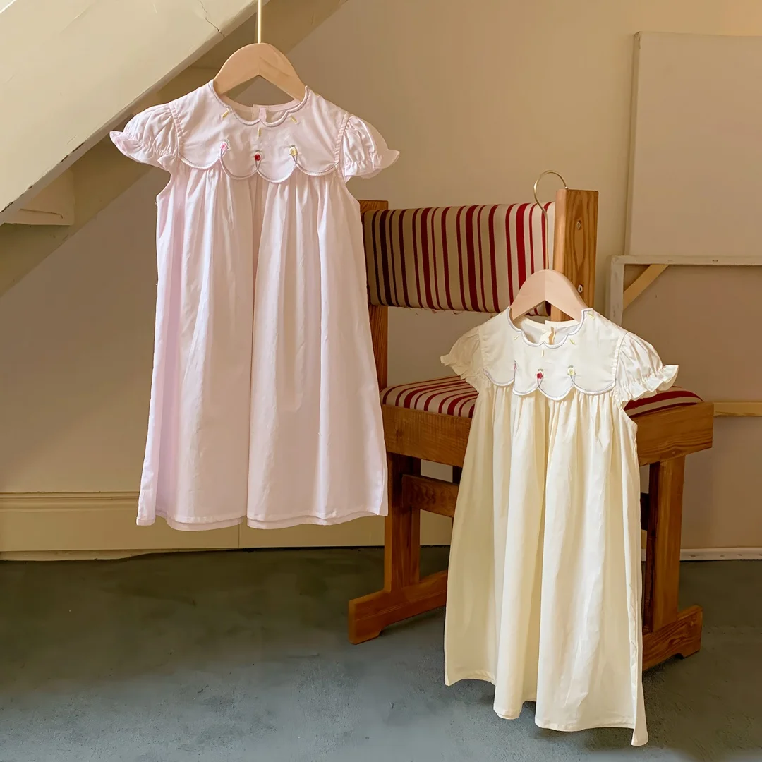 French Rose Embroidered Princess Dress for Girls Short Sleeve Floral Collar Children's Korean Style Summer 2026 Sweet Dress
French Rose Embroidered Princess Dress for Girls Short Sleeve Floral Collar Children's Korean Style Summer 2026 Sweet Dress