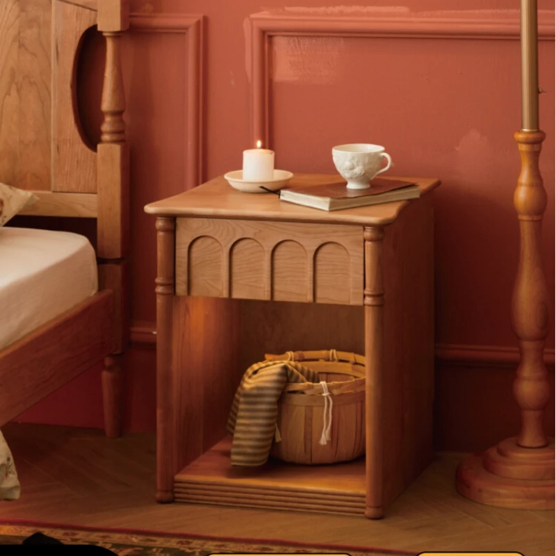 Прикроватный столик Palton, боковой шкаф для спальни, ретро Северо-Американский Скандинавский светящийся шкаф Cherrywood для маленькой квартиры
Прикроватный столик Palton, боковой шкаф для спальни, ретро Северо-Американский Скандинавский светящийся шкаф Cherrywood для маленькой квартиры