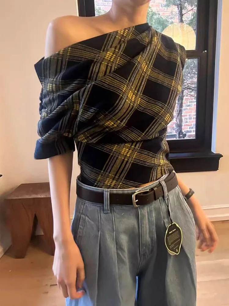 Summer New Retro Women's Plaid irt oulder Exposure Irregular Oblique Collar Versatile Top Korean Sle Slim Fit ort Sve
Summer New Retro Women's Plaid irt oulder Exposure Irregular Oblique Collar Versatile Top Korean Sle Slim Fit ort Sve