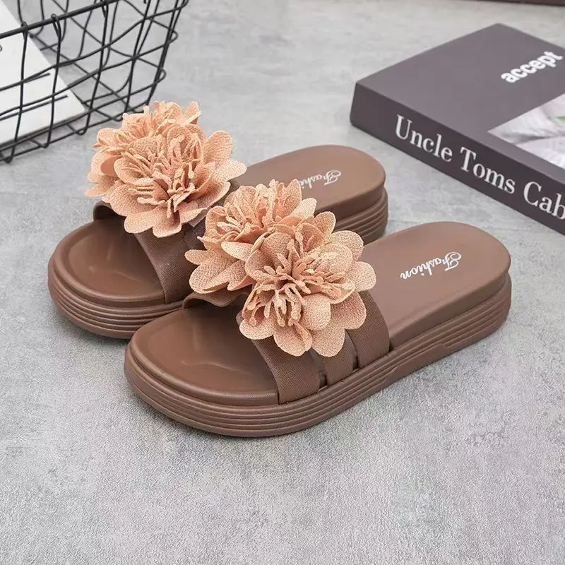 Women Thick Sole Flower One Word Slippers Summer New Soft sole Non Slip Fashionable Outdoor Flat sole Beach Slippers Sandals
Women Thick Sole Flower One Word Slippers Summer New Soft sole Non Slip Fashionable Outdoor Flat sole Beach Slippers Sandals