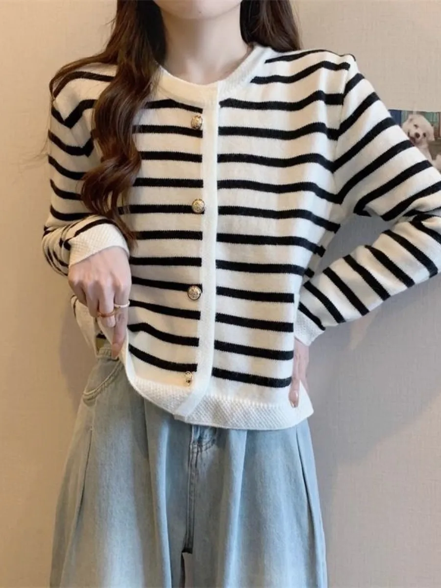 Autumn Winter Women's Knitted Cardigan Sweater round Neck Striped Set Sweet Youthful plus Size Wide Range Multi-piece Suit
Autumn Winter Women's Knitted Cardigan Sweater round Neck Striped Set Sweet Youthful plus Size Wide Range Multi-piece Suit