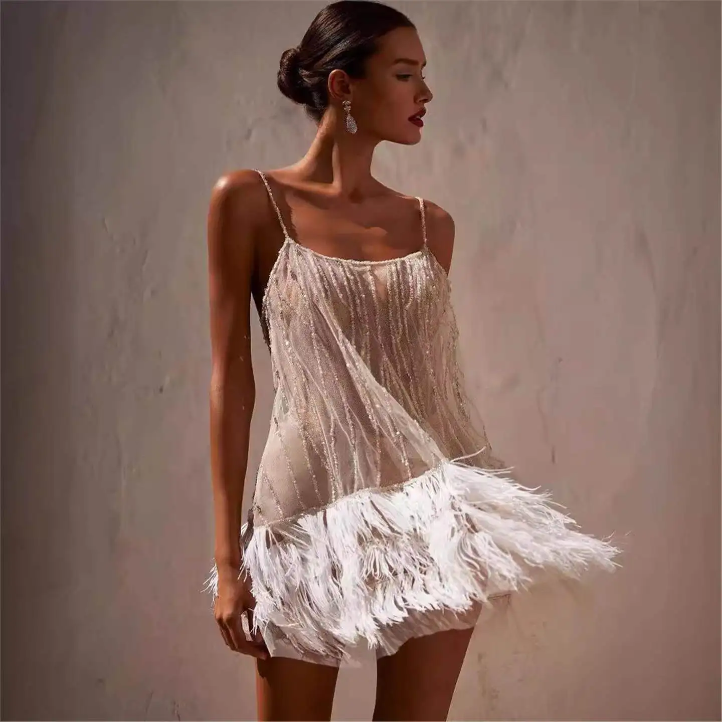 Sexy Backless Short Skirt Party Dress with Tassel Layered Netting Beads Strapless Fairy Skirt mid Waist No Sleeve
Sexy Backless Short Skirt Party Dress with Tassel Layered Netting Beads Strapless Fairy Skirt mid Waist No Sleeve