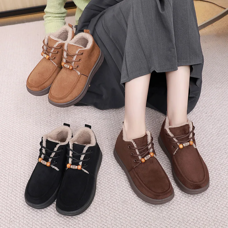 New Winter 2026 Fleece and Thickened Warm Shoes for Middle-aged and Elderly Mothers, Cloth Shoes, Women's Soft-soled Snow Boots
New Winter 2026 Fleece and Thickened Warm Shoes for Middle-aged and Elderly Mothers, Cloth Shoes, Women's Soft-soled Snow Boots