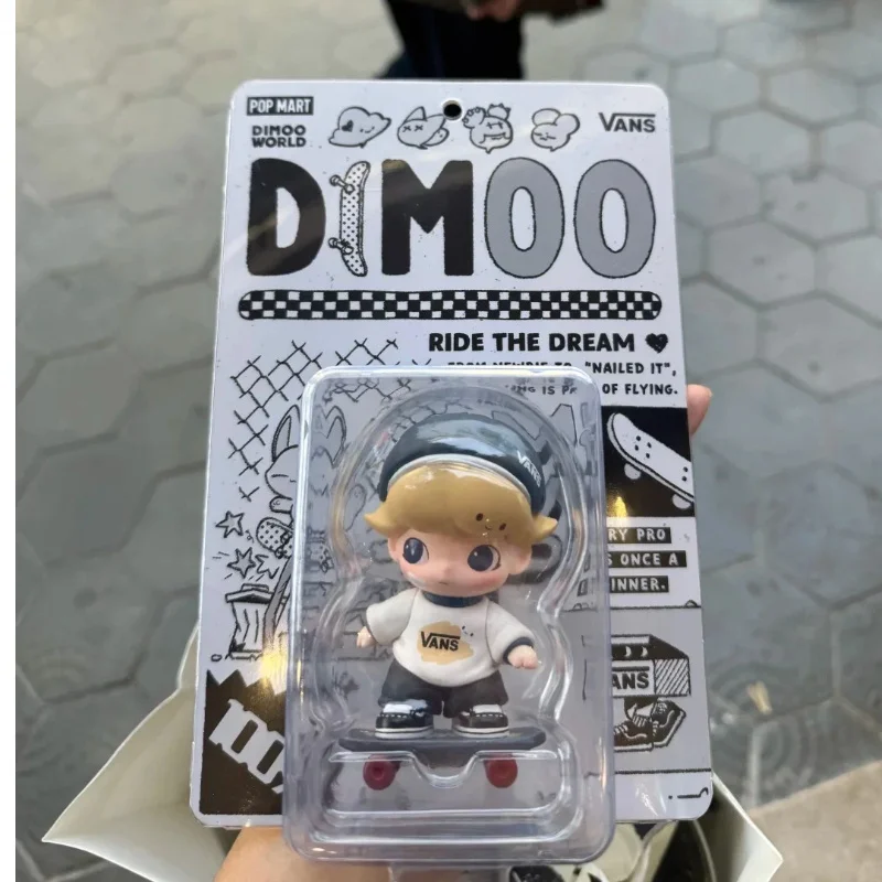 New Genuine POPMART DIMOO Dream Journey x VANS Ride The Dream Co branded Hang Card Handmade Collectibles Birthday Surprise Gifts
New Genuine POPMART DIMOO Dream Journey x VANS Ride The Dream Co branded Hang Card Handmade Collectibles Birthday Surprise Gifts