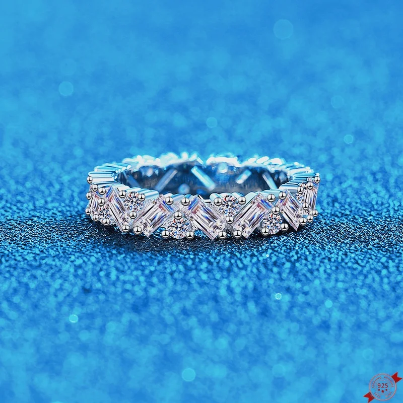 1,0 карат муассанит S925 серебряные кольца для женщин с платиновым покрытием прямоугольная фаска свадебное кольцо с бриллиантами модные ювелирные изделия оптом
1,0 карат муассанит S925 серебряные кольца для женщин с платиновым покрытием прямоугольная фаска свадебное кольцо с бриллиантами модные ювелирные изделия оптом