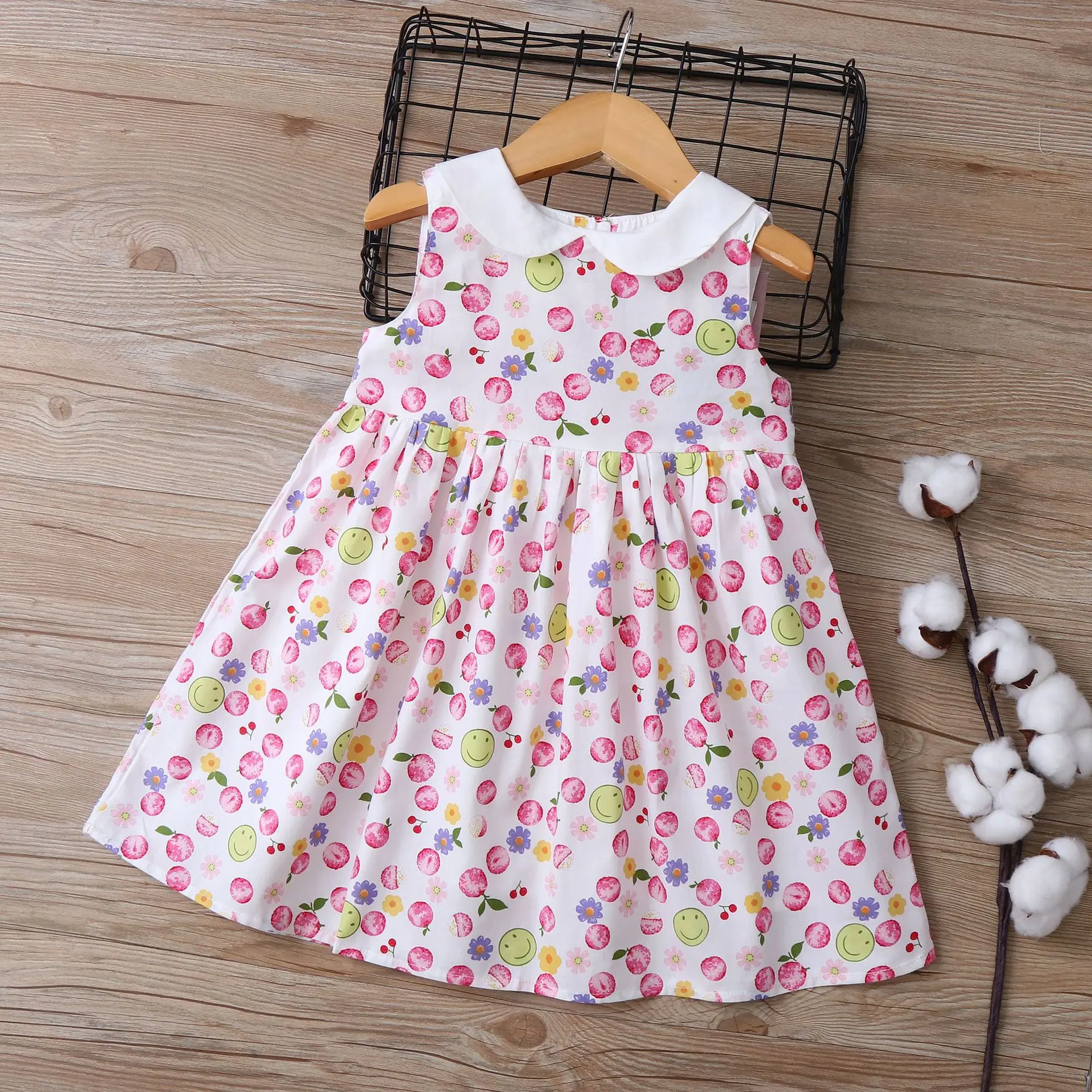 Strawberry Smiling Face Cotton Girls' Dress Summer Children's Princess Dress 2024 New
Strawberry Smiling Face Cotton Girls' Dress Summer Children's Princess Dress 2024 New