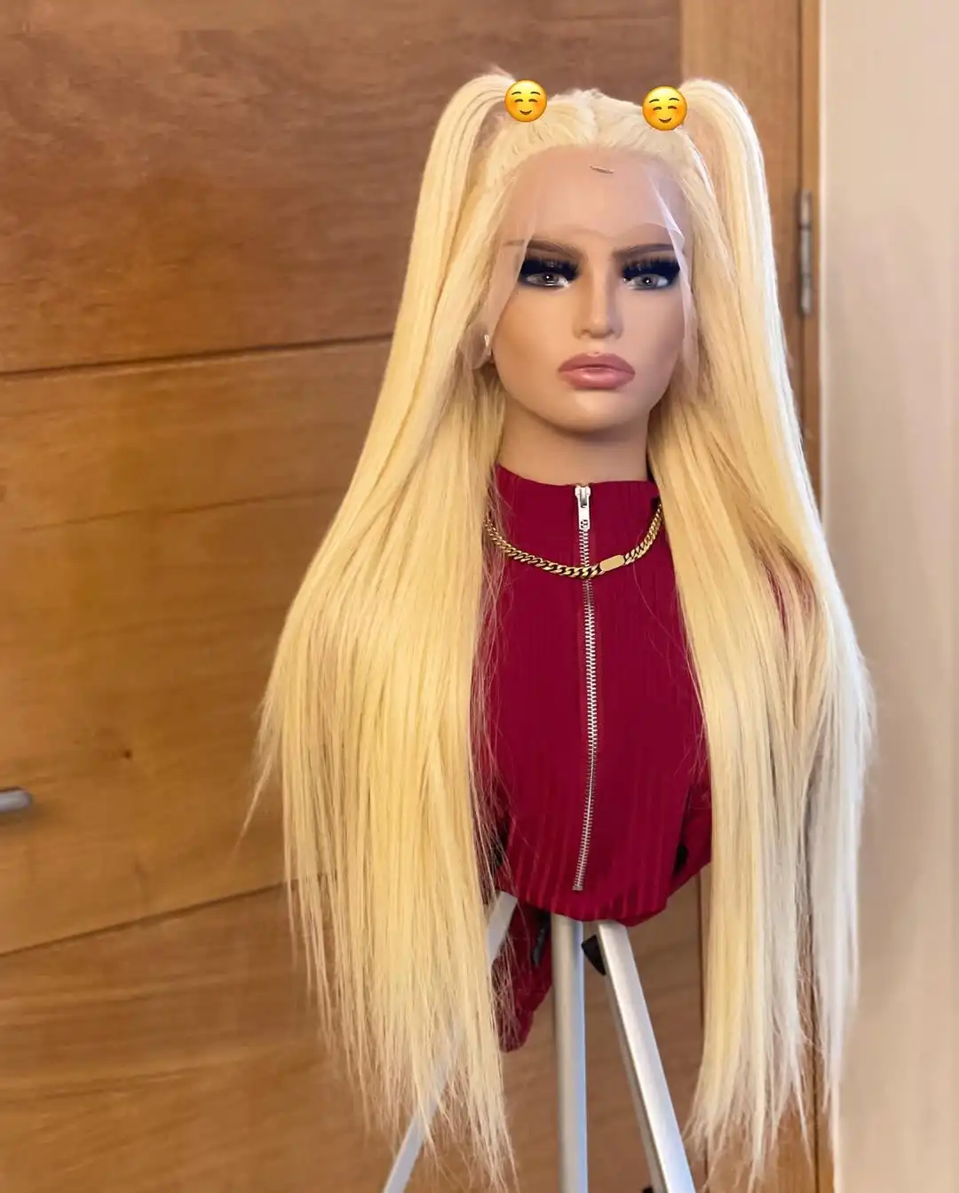 Супердлинные 26-дюймовые шелковистые прямые светло-платиновые синтетические парики с кружевной передней частью для белых женщин, легко надеваемые, без клея, 13x3
Супердлинные 26-дюймовые шелковистые прямые светло-платиновые синтетические парики с кружевной передней частью для белых женщин, легко надеваемые, без клея, 13x3