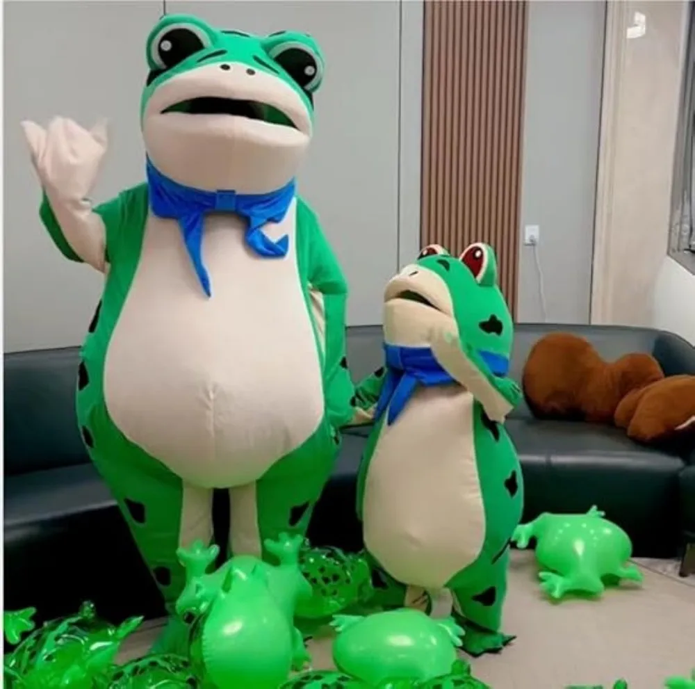 Adult Frog Mascot Costume Inflatable Animal Costume for Cosplay Party Costumes Infaltable Body with Separate Mascot Head Parts
Adult Frog Mascot Costume Inflatable Animal Costume for Cosplay Party Costumes Infaltable Body with Separate Mascot Head Parts
