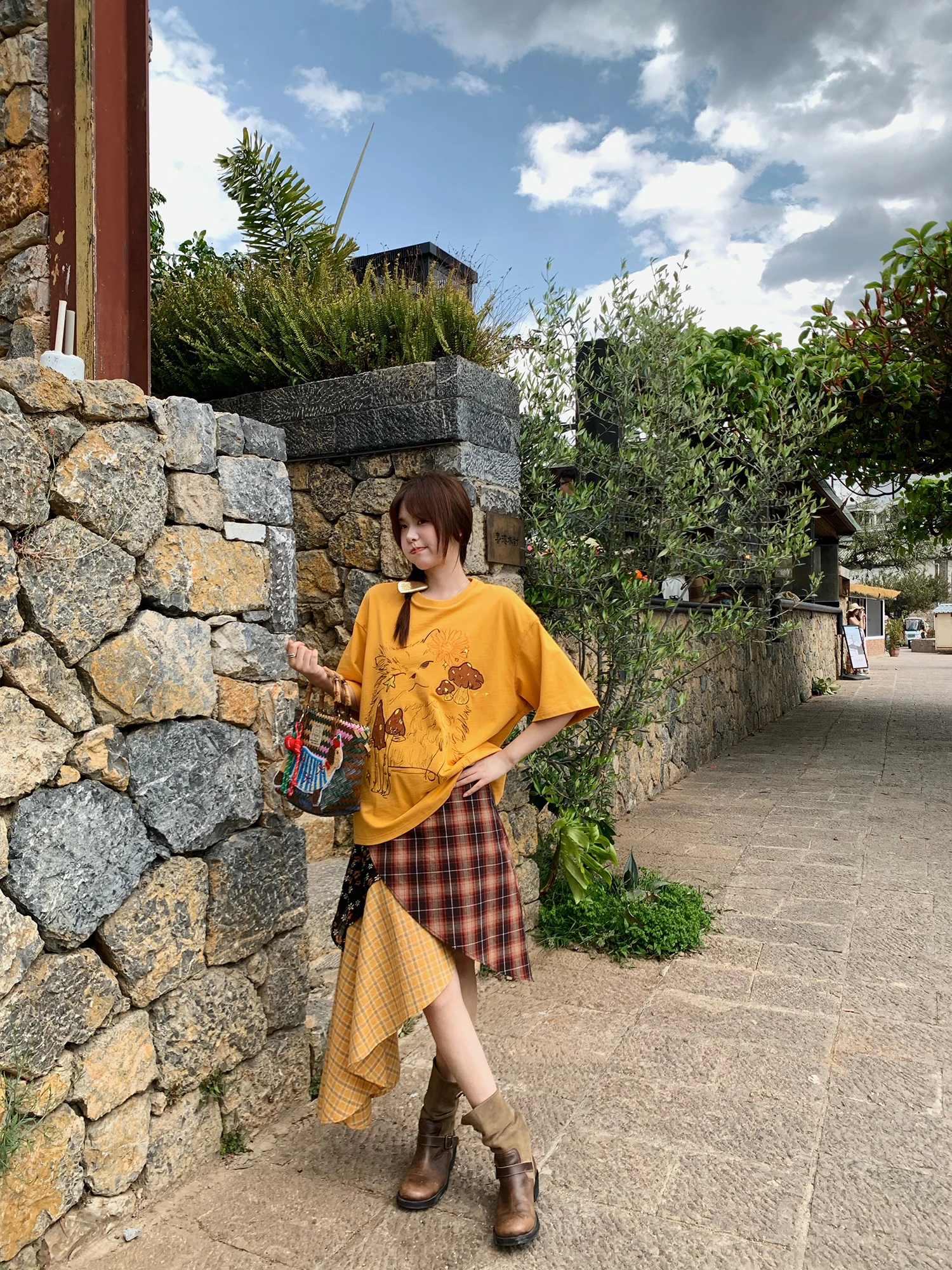 Asymmetric Splicing Floral Half Skirt Teenage Girl's Design Sense Plaid Patchwork Irregular Cotton A-Line Skirt
Asymmetric Splicing Floral Half Skirt Teenage Girl's Design Sense Plaid Patchwork Irregular Cotton A-Line Skirt