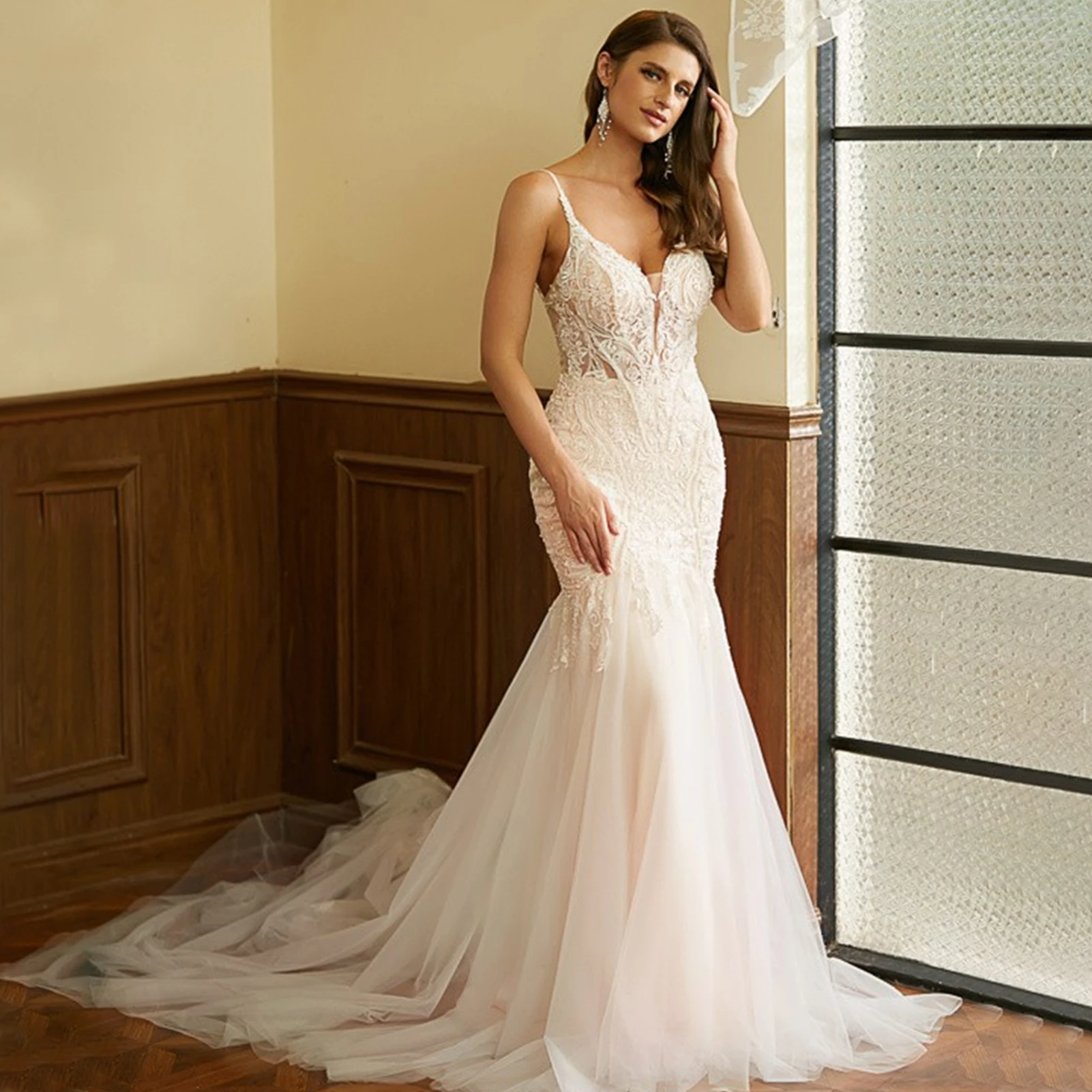 Sexy Spaghetti Straps V-Neck Mermaid Bridal Gown 2023 Fashion Appliques Sleeveless Lace Wedding Dresses Cathedral Robe De Mariee
Sexy Spaghetti Straps V-Neck Mermaid Bridal Gown 2023 Fashion Appliques Sleeveless Lace Wedding Dresses Cathedral Robe De Mariee