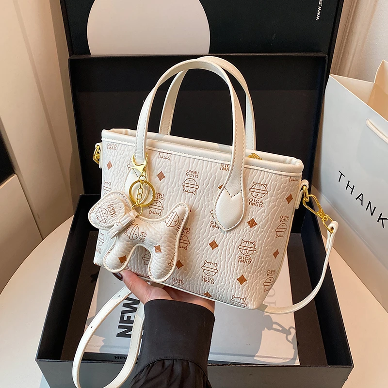 Luxury Ladies Leather Handbag Multi-Functional Crossbody Shoulder Bag Designer Tote Purse Women's Fashionable Daily Accessory
Luxury Ladies Leather Handbag Multi-Functional Crossbody Shoulder Bag Designer Tote Purse Women's Fashionable Daily Accessory