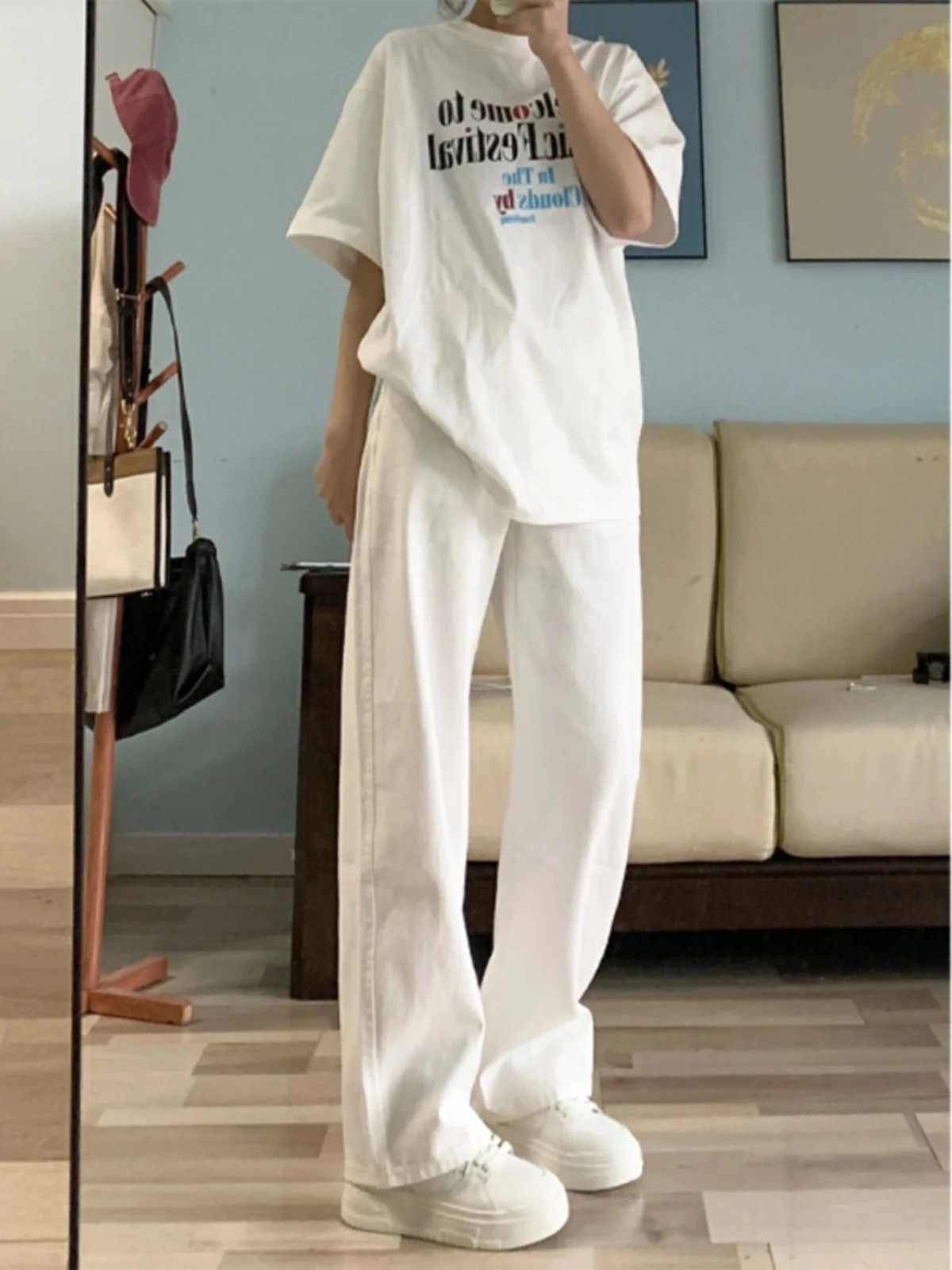 Белые свободные мужские джинсы прямого кроя с высокой талией, удлиненные брюки оверсайз, летние модные широкие брюки для молодежи
Белые свободные мужские джинсы прямого кроя с высокой талией, удлиненные брюки оверсайз, летние модные широкие брюки для молодежи