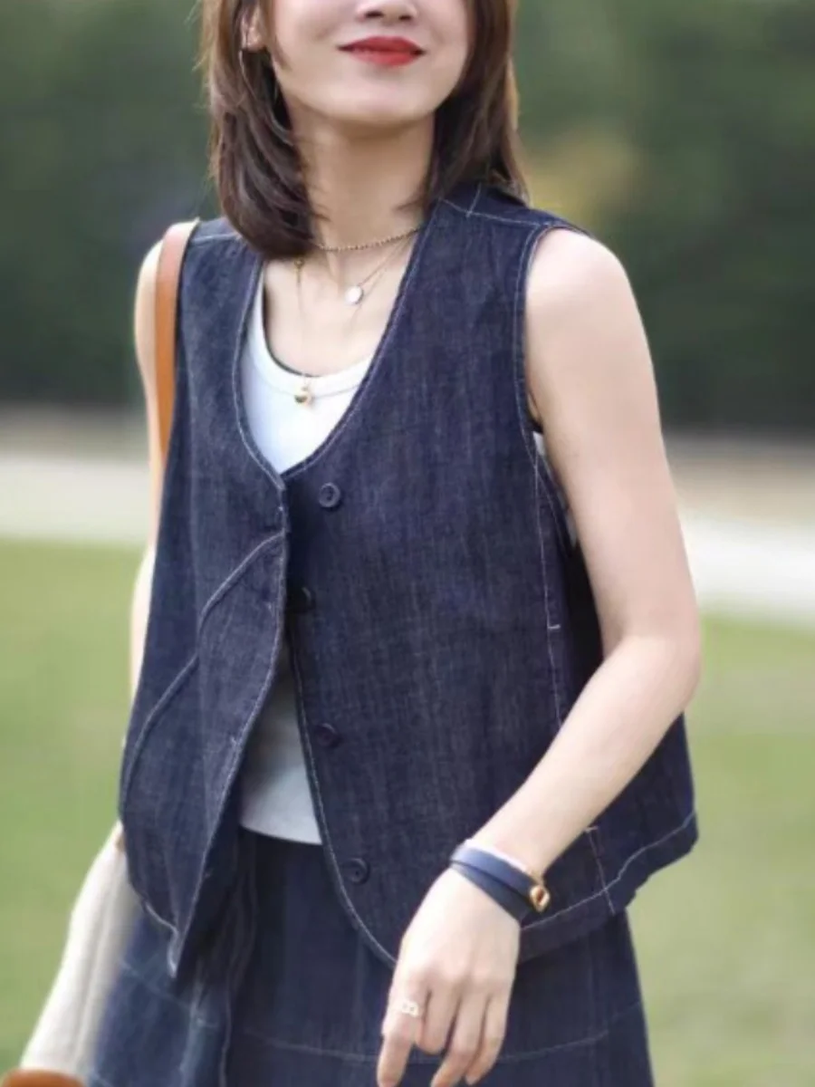 Весна 2024, женский свободный крой, круглый джинсовый жилет на одной пуговице, однотонный корейский топ в стиле ретро, темно-синий
Весна 2024, женский свободный крой, круглый джинсовый жилет на одной пуговице, однотонный корейский топ в стиле ретро, темно-синий